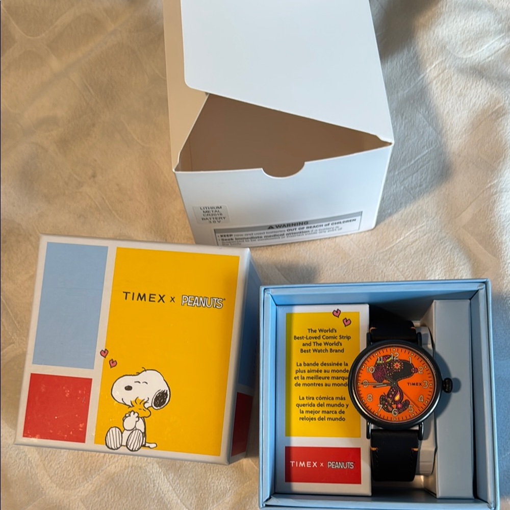 Timex Standard x Peanuts Featuring Snoopy Dia de los Muertos 40mm Leather Strap - Picture 2 of 2